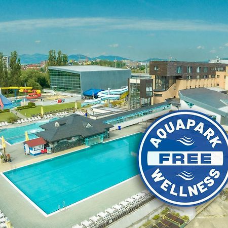 Hotel Aquacity Seasons Poprad Buitenkant foto