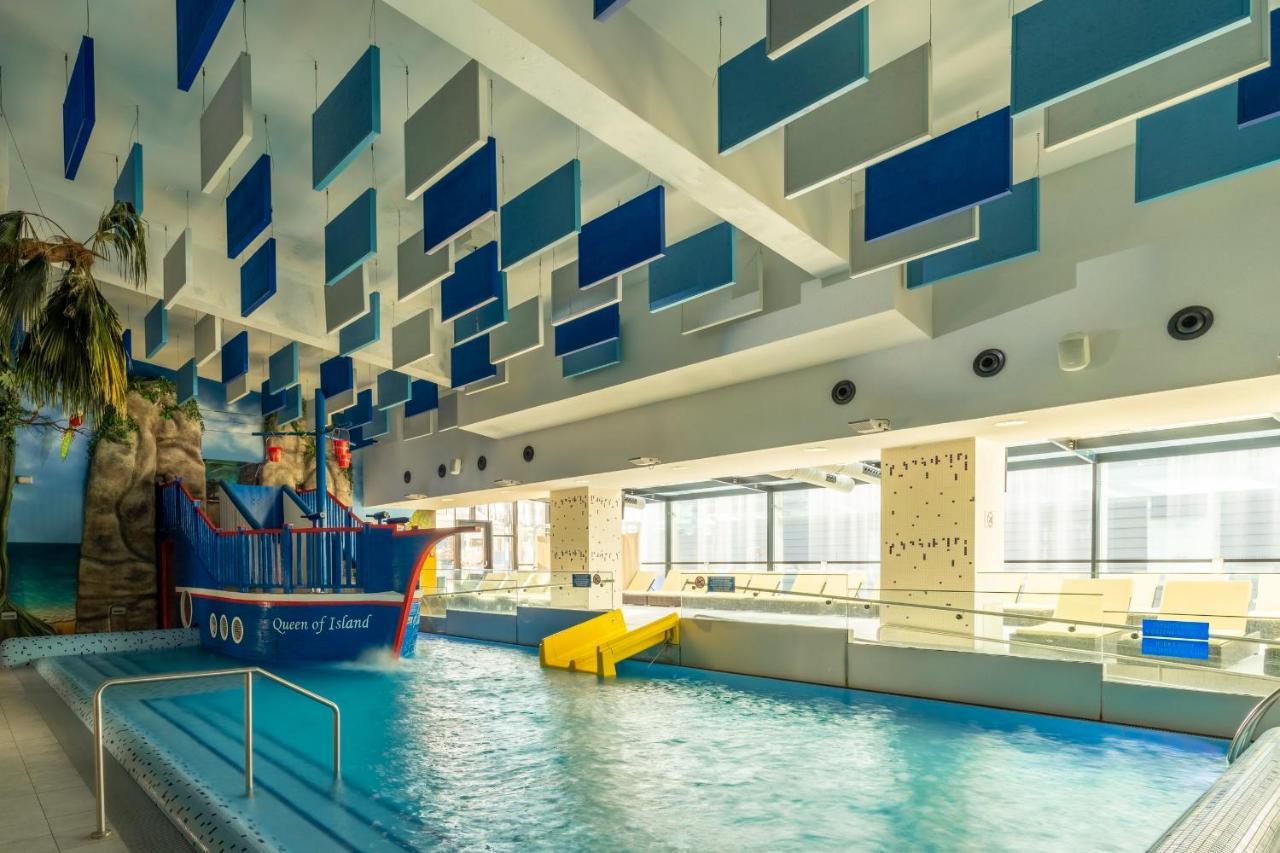 Hotel Aquacity Seasons Poprad Buitenkant foto