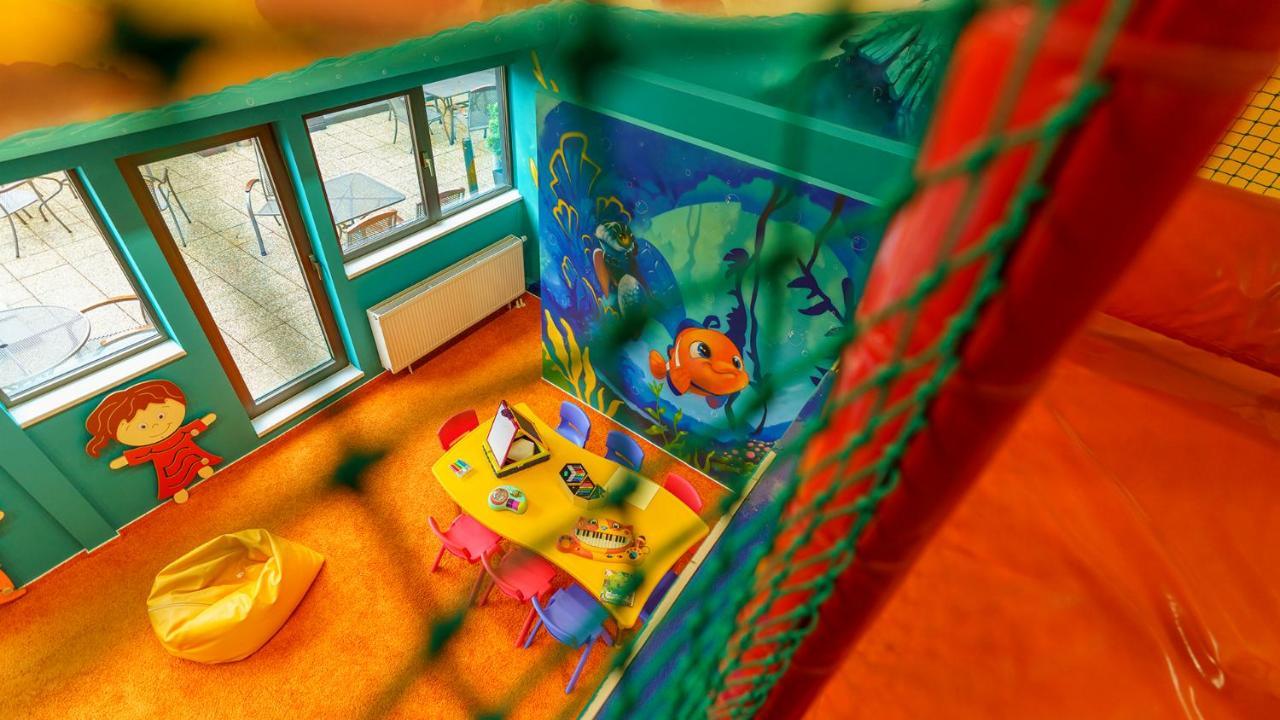 Hotel Aquacity Seasons Poprad Buitenkant foto