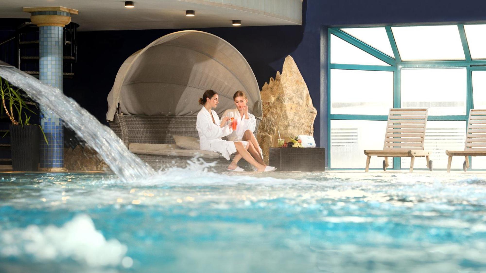 Hotel Aquacity Seasons Poprad Buitenkant foto