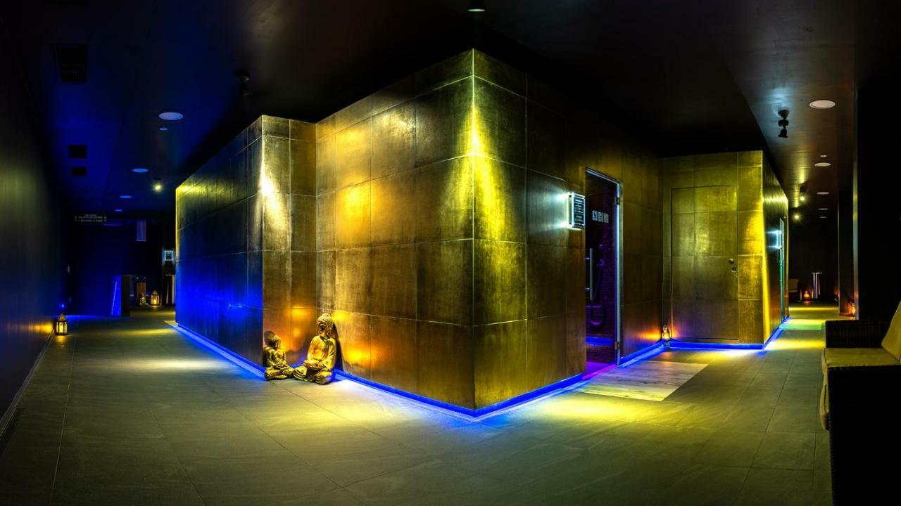 Hotel Aquacity Seasons Poprad Buitenkant foto