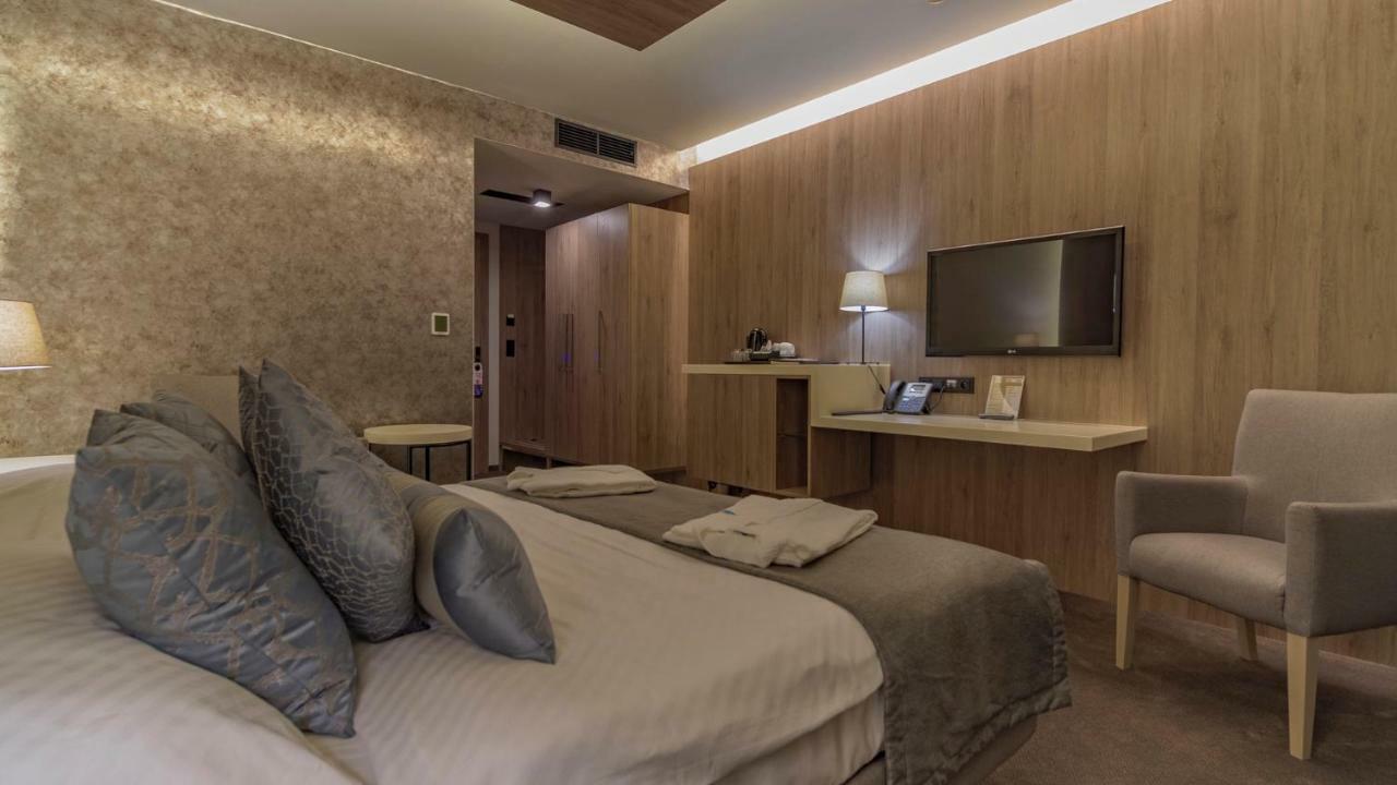 Hotel Aquacity Seasons Poprad Buitenkant foto