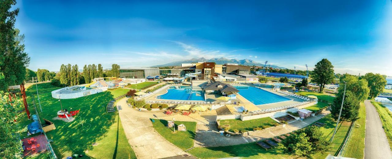Hotel Aquacity Seasons Poprad Buitenkant foto